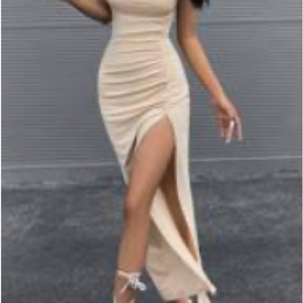 Elegant Cream Sleeveless Dress